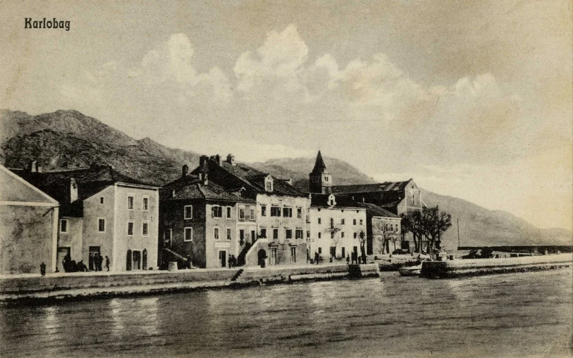 Crkva sv. Karla Boromejskog i gradske kuće u Karlobagu, oko 1919. godine