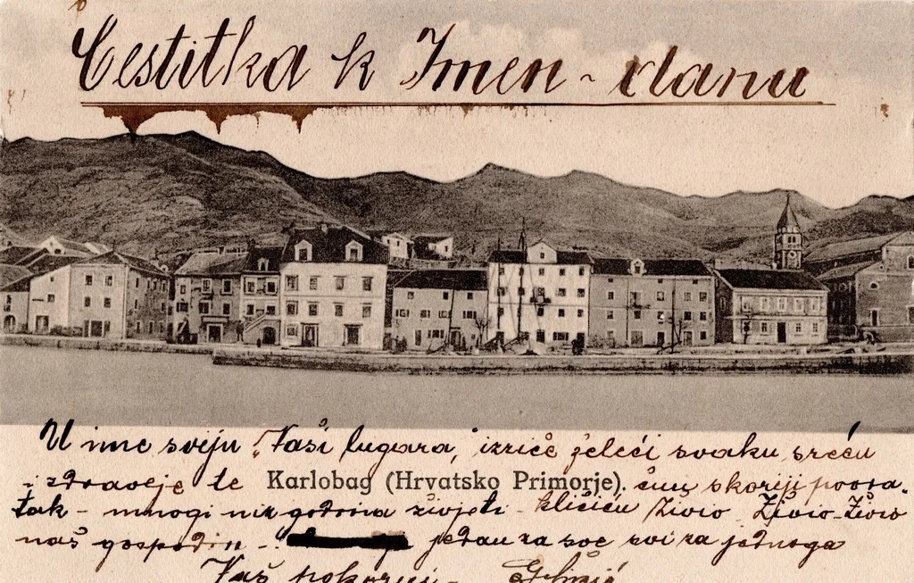 Panoramski pogled na karlobašku obalu i gradske kuće, oko 1915. godine