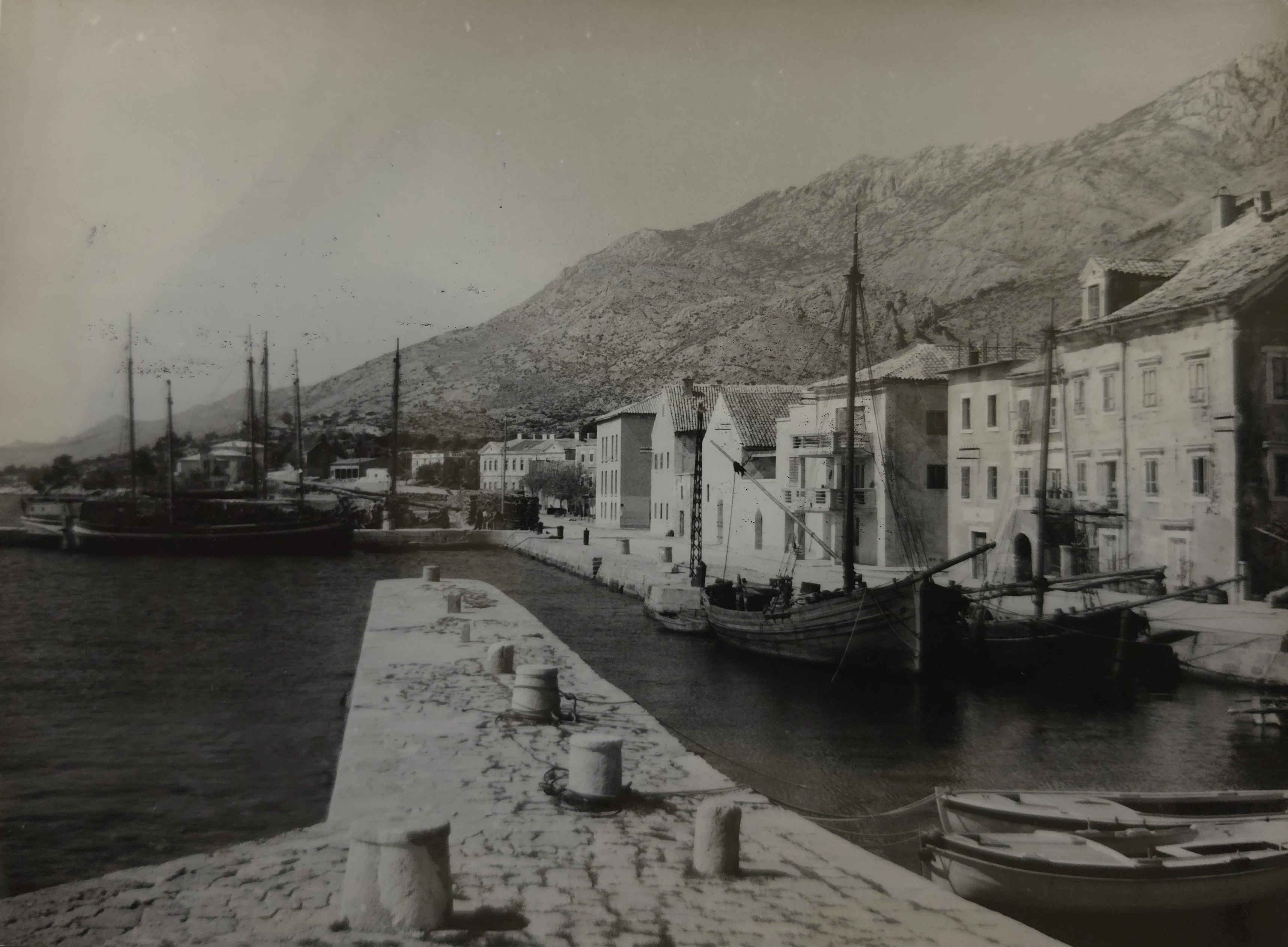 Karlobaška riva i luka — 1952.