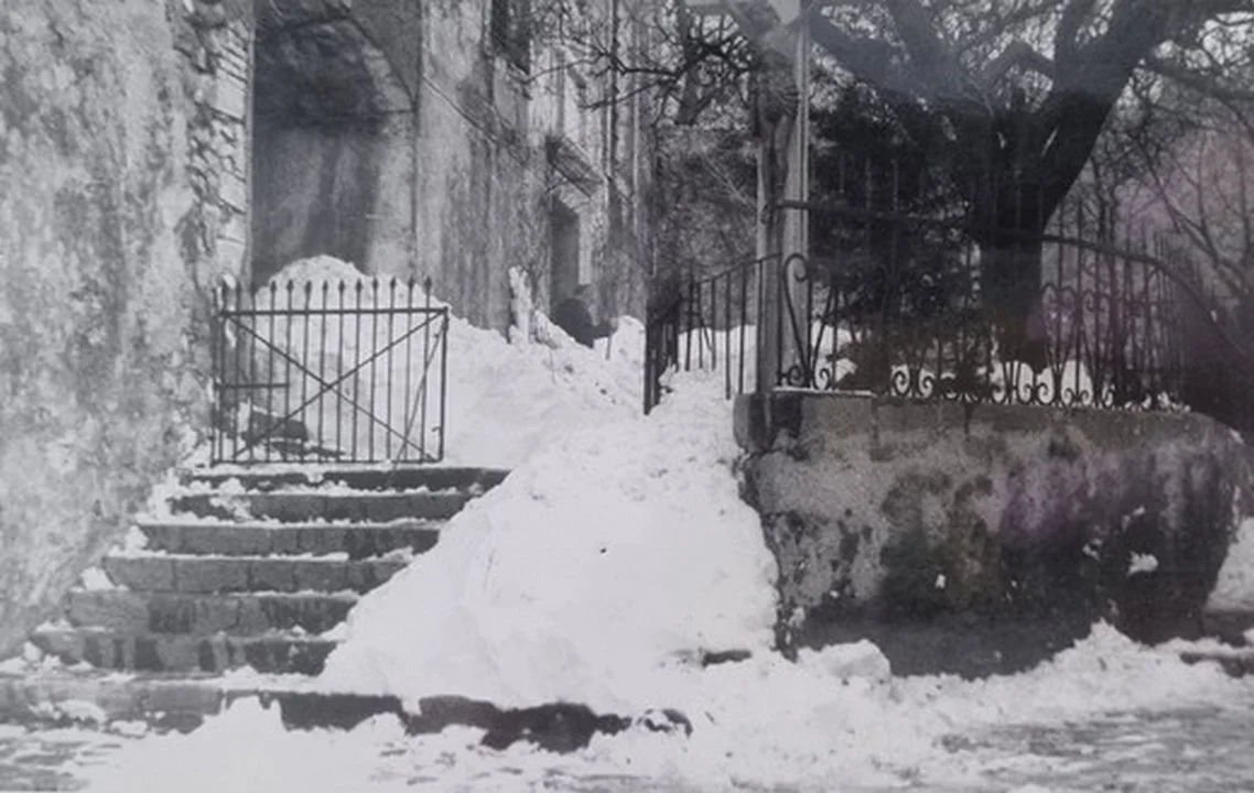 Ulaz u dvorište Kapucinskog samostana i crkve sv. Josipa, 1971. godine