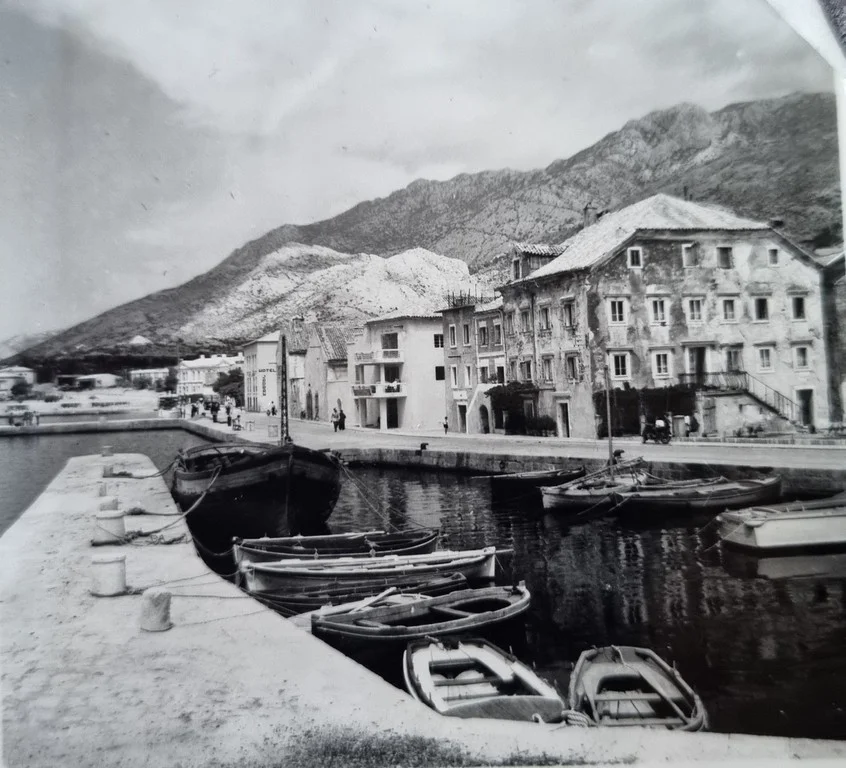 Pogled na mul i staru Karlićevu braceru u Karlobagu