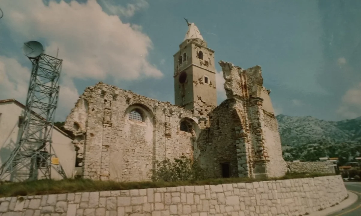 Ruševine crkve sv. Karla Boromejskog u Karlobagu