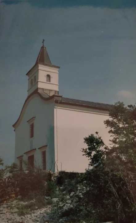Kapela Blažene Djevice Marije od sedam žalosti - Kalvarija u Karlobagu