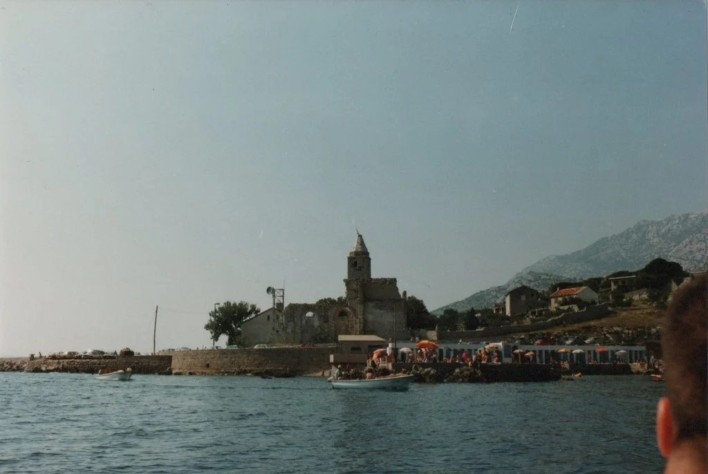 Gradska plaža i ostaci crkve sv. Karla Boromejskog, 1996.